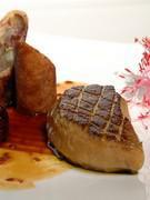 Foie gras chaud aux pousses d’épinard et roquette