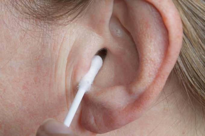 Bourdonnement dans l'oreille : 8 causes possibles