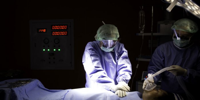 Covid-19 : une infectiologue dresse le "portrait robot" des patients hospitalisÃ©s