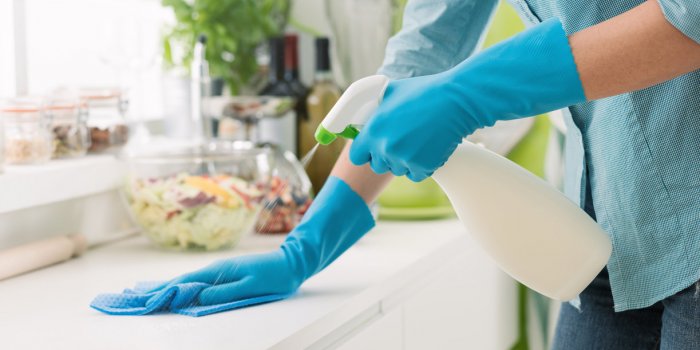 Coronavirus : les surfaces Ã  nettoyer en prioritÃ© dans votre maison
