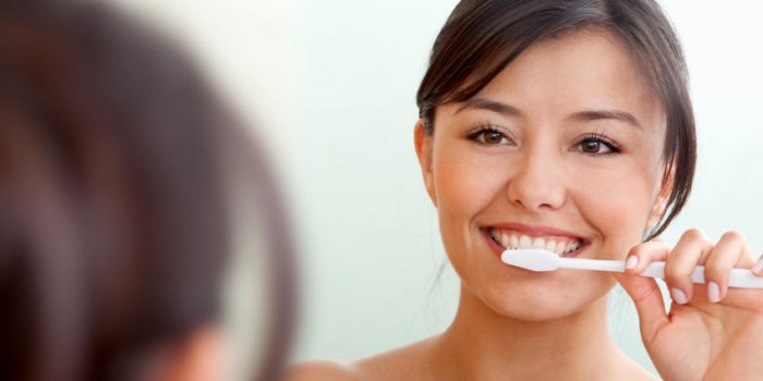 8 habitudes dangereuses pour vos dents, selon un dentiste