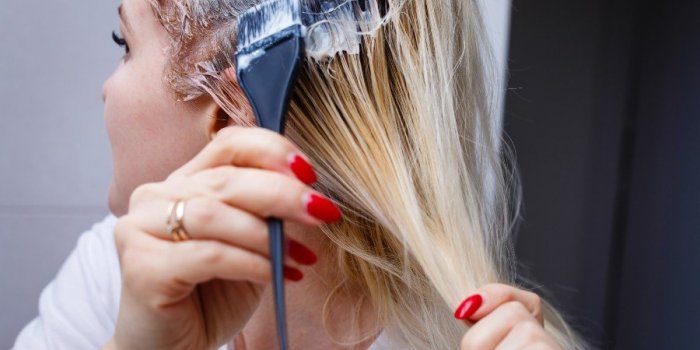 Laque pour cheveux : 10 utilisations Ã©tonnantes qui simplifient le quotidien