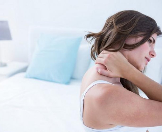 Douleurs au cou : 8 solutions naturelles