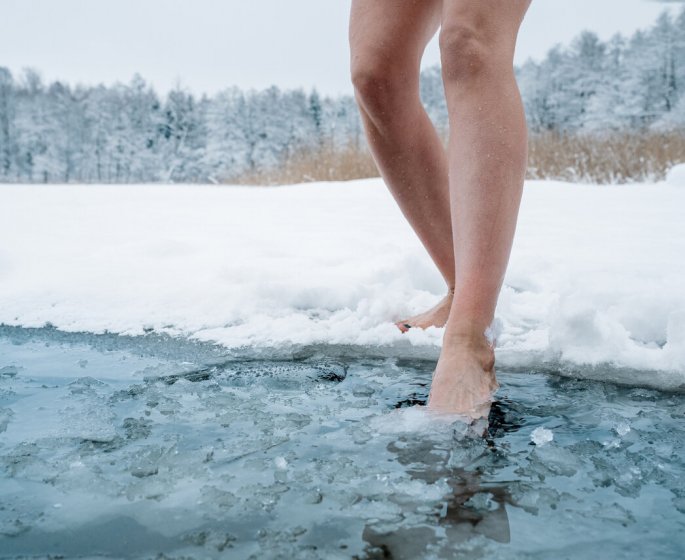 Menopause : nager dans l’eau froide pourrait soulager les symptomes