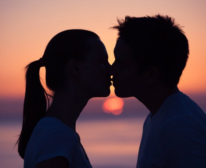 Les 3 raisons qui expliquent pourquoi on a du mal a arreter de s’embrasser 