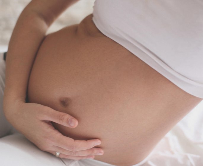 Pertes blanches abondantes : un signe de grossesse ?