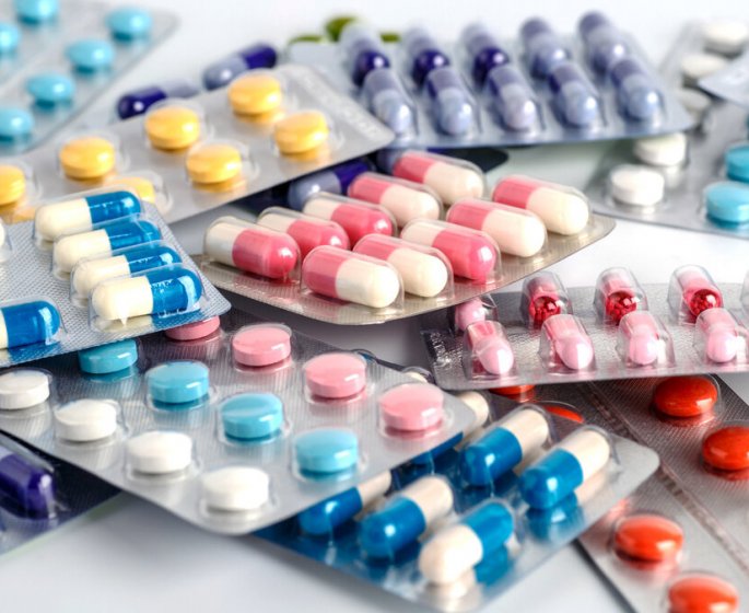 Covid-19 : la surconsommation d’antibiotiques pourrait favoriser les formes graves