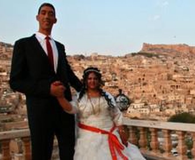 L-homme le plus grand du monde s-est marie