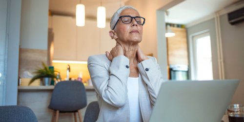 Douleurs chroniques au cou : des chercheurs ont trouve le moyen de les soulager