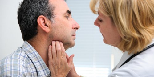 Bouffees de chaleur chez l-homme : un probleme de thyroide en cause ?