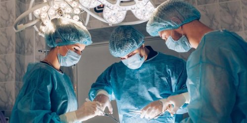 Sleeve gastrectomie : 6 medecins suspendus suite a la mort d’une patiente