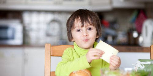 Intoxications a E.coli : les aliments qu-il faut eviter de donner aux enfants