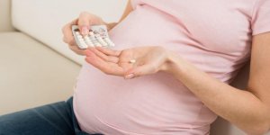 Medicaments anti-inflammatoires non steroidiens : jamais apres le 6e mois de grossesse