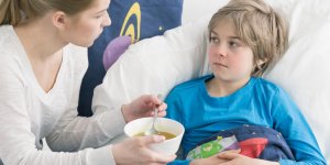 Grippe chez l-enfant : que faut-il lui donner a manger ?
