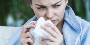 Grippe et mal aux yeux : normal ?
