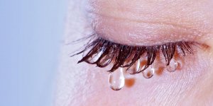 Parkinson : la maladie qu’on pourrait vous diagnostiquer en analysant vos larmes