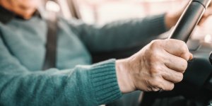 Alzheimer : votre maniere de conduire peut reveler si vous risquez la demence