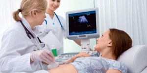 Symptomes de grossesse : quand faire sa premiere echographie