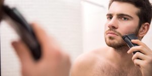 Peau seche ou sensible : choisir un rasoir electrique