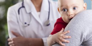 Rhume de bebe : Allium cepa comme medicament homeopathique