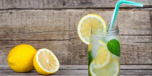 Cure detox : la &quot;detox water&quot; au citron