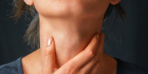 Ganglion dans le cou : un risque de cancer de la gorge ? 