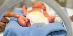 A partir de quand un bebe n-est plus considere premature ?