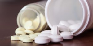 Medicaments : les anticoagulants seraient inutiles et inefficaces, selon le Pr Even