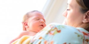 Fortes chaleurs : comment eviter la deshydratation de bebe ?