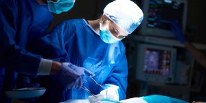 Anevrisme de l-aorte abdominale : la chirurgie