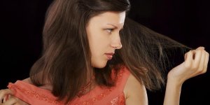 Cheveux gras : que faire avec son shampooing ?