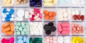 Penurie de medicaments : des medecins appellent a une relocalisation de la production