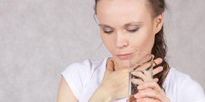 Mal de gorge : un signe de cancer de la thyroide ?