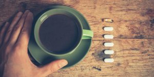 Certains medicaments ne doivent pas etre pris avec du cafe selon une scientifique