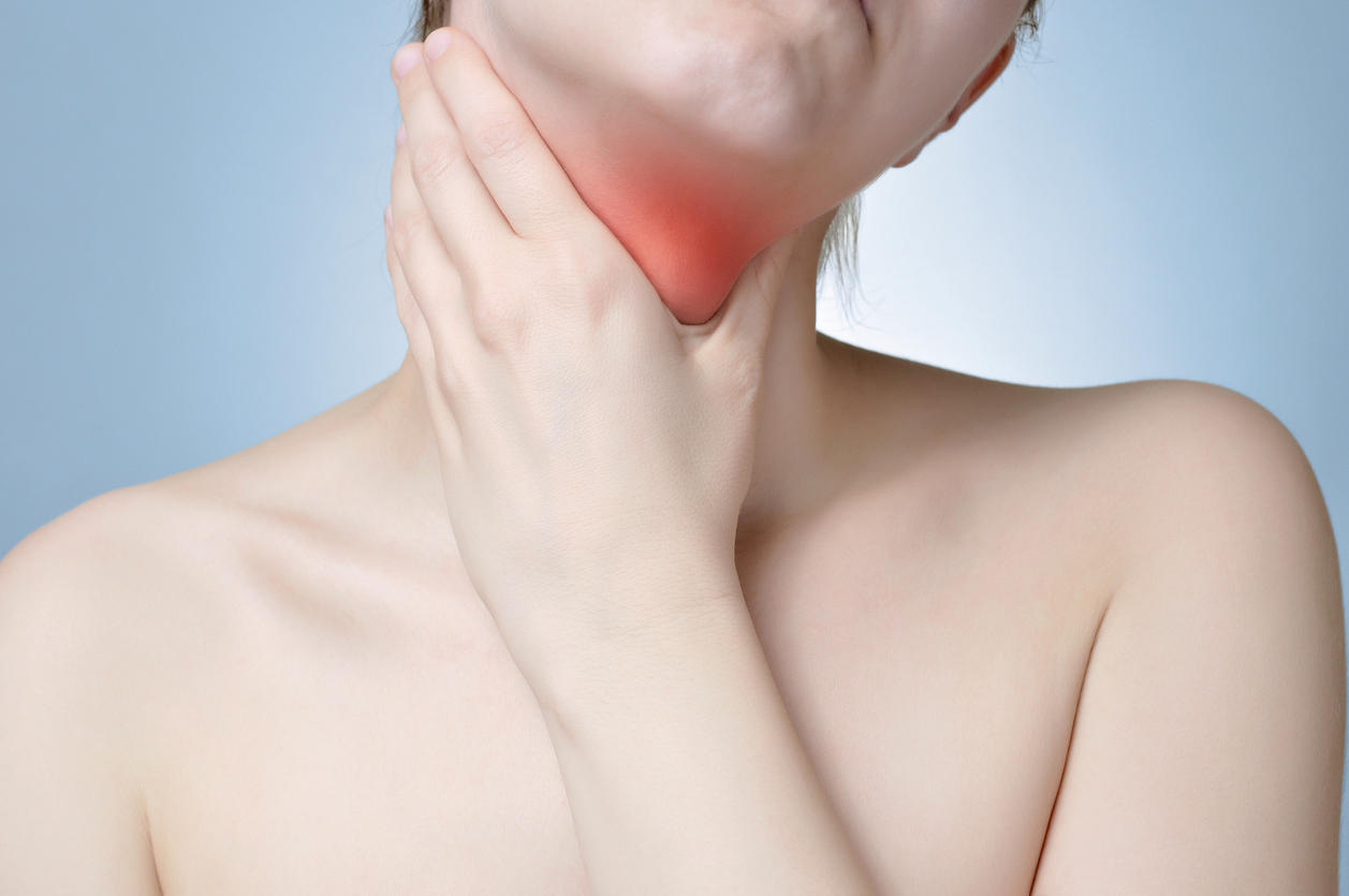 Ganglions dans le cou : un symptôme du cancer du larynx ?