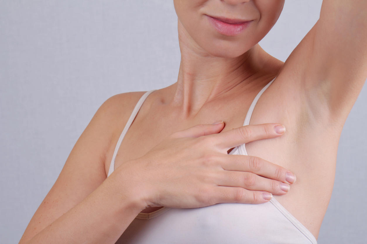 Ganglion douloureux sous l'aisselle : un signe de cancer du sein ?