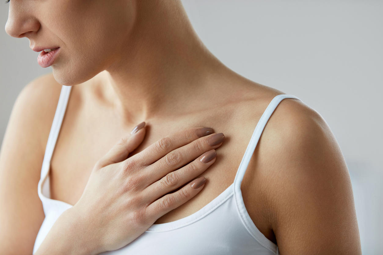 Douleur musculaire à la poitrine : comment la différencier d'une ...