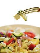 Salade de pâtes et légumes grillés à la feta