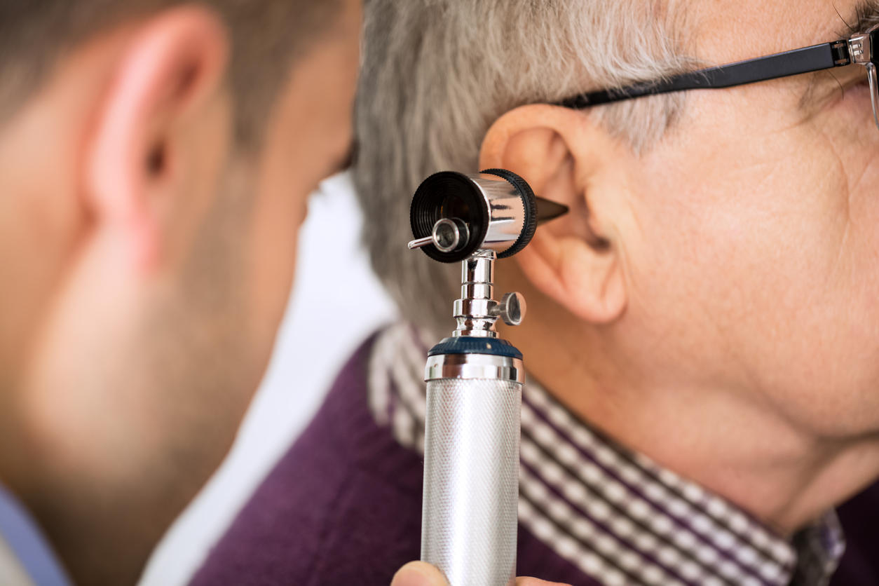 Comment déboucher une oreille bouchée selon notre ORL