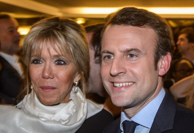 Emmanuel Macron : soutenu par Brigitte, la « femme de » qui a tout quitté par amour