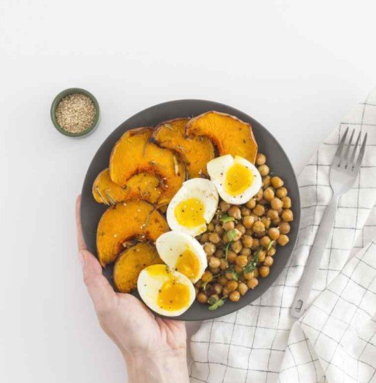 Roasted pumpkin, soft-boiled eggs and chickpeas 