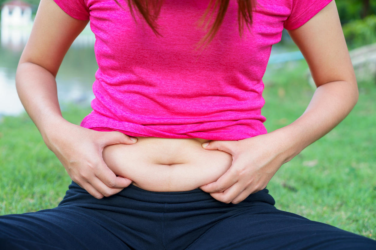Boule de graisse au ventre : peut-elle devenir un cancer ?