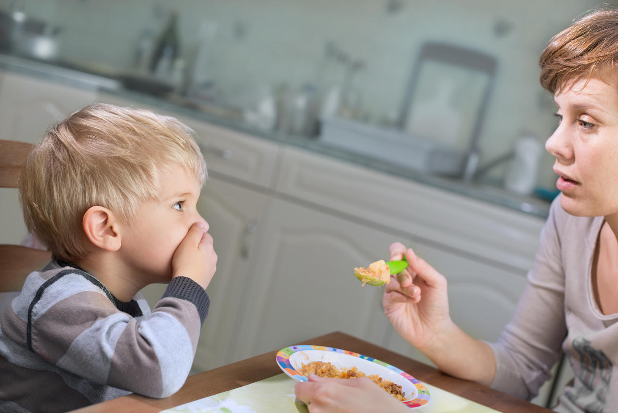 Enfant Qui Refuse De Manger Attention Aux Carences