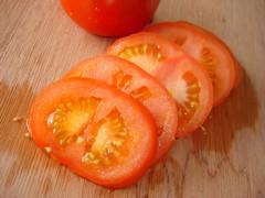 Masque à la tomate (peaux grasses)
