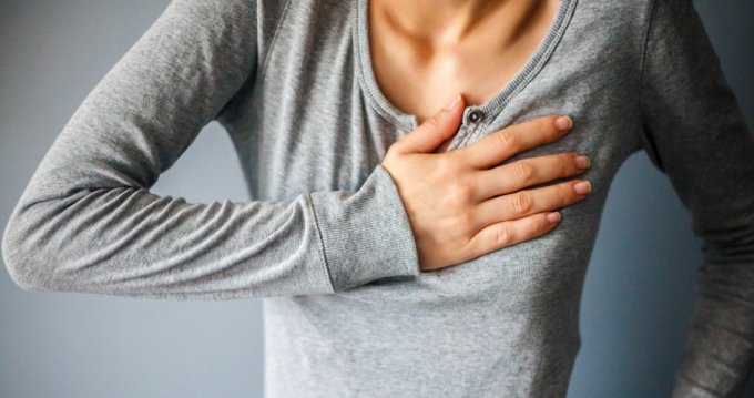 Douleur à la poitrine : trop de graisse dans les artères du cœur