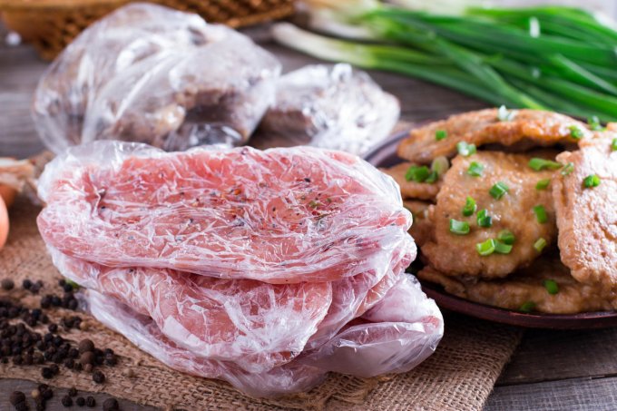 Cuire directement une viande sortie du réfrigérateur ou du congélateur