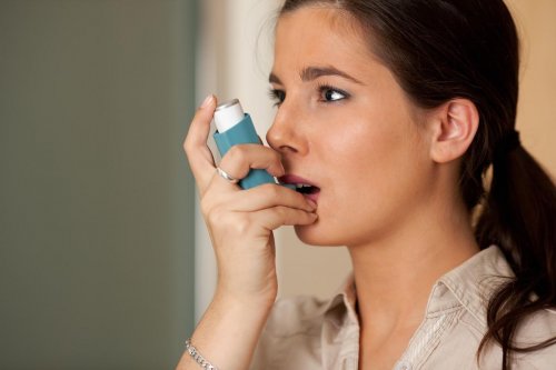 L'asthme plus fr&eacute;quent chez les femmes adultes