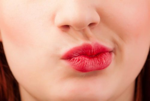 Erreur 4 : pincer trop souvent ses lèvres