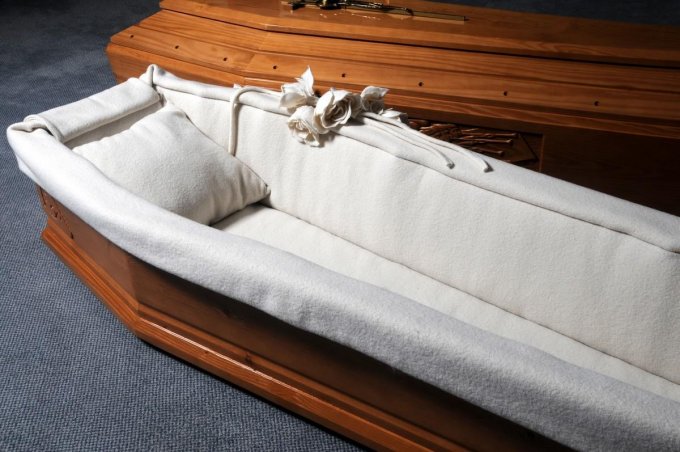 Des cercueils en carton pour les inhumations et les crémations