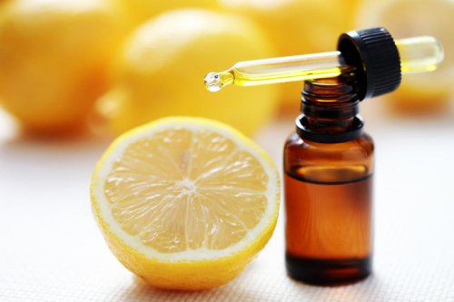De l&apos;huile essentielle de citron pour destocker la graisse